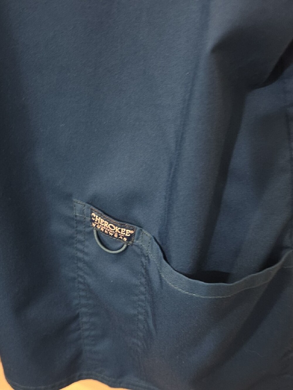Cloaet Clearance!! Cherokee Teal V-Neck Short Sleeve Scrub Top- Carribean Blue - Picture 9 of 9